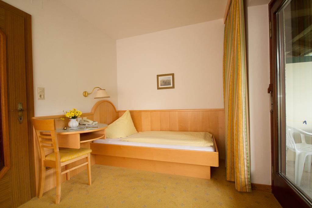 Hotel Garni Sonnblick Bad Kleinkirchheim Ruang foto